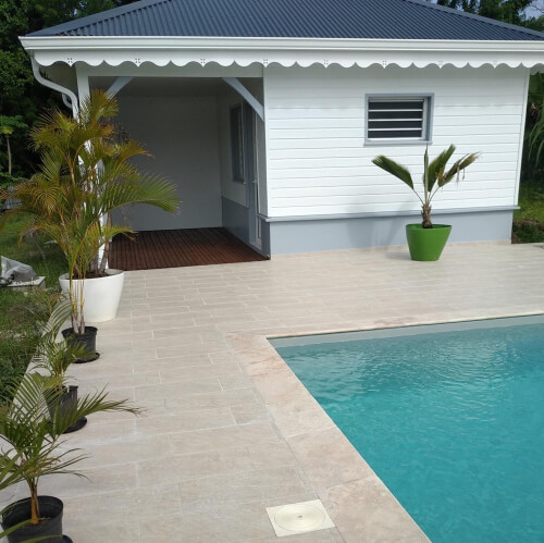 construction piscine martinique